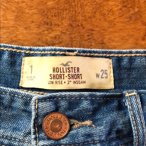 SOLD Hollister Lace Trim Jean Shorts - Picture 4 of 8